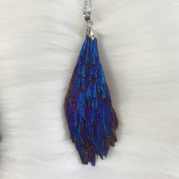 New Amazing Platinum Plated Raw Tourmaline Crystal Feather Pendant Necklace - Picture 3 of 11